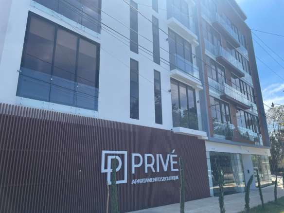 En VENTA Apartamento tipo estudio en PRIVE zona 15 muy cerca de universidades