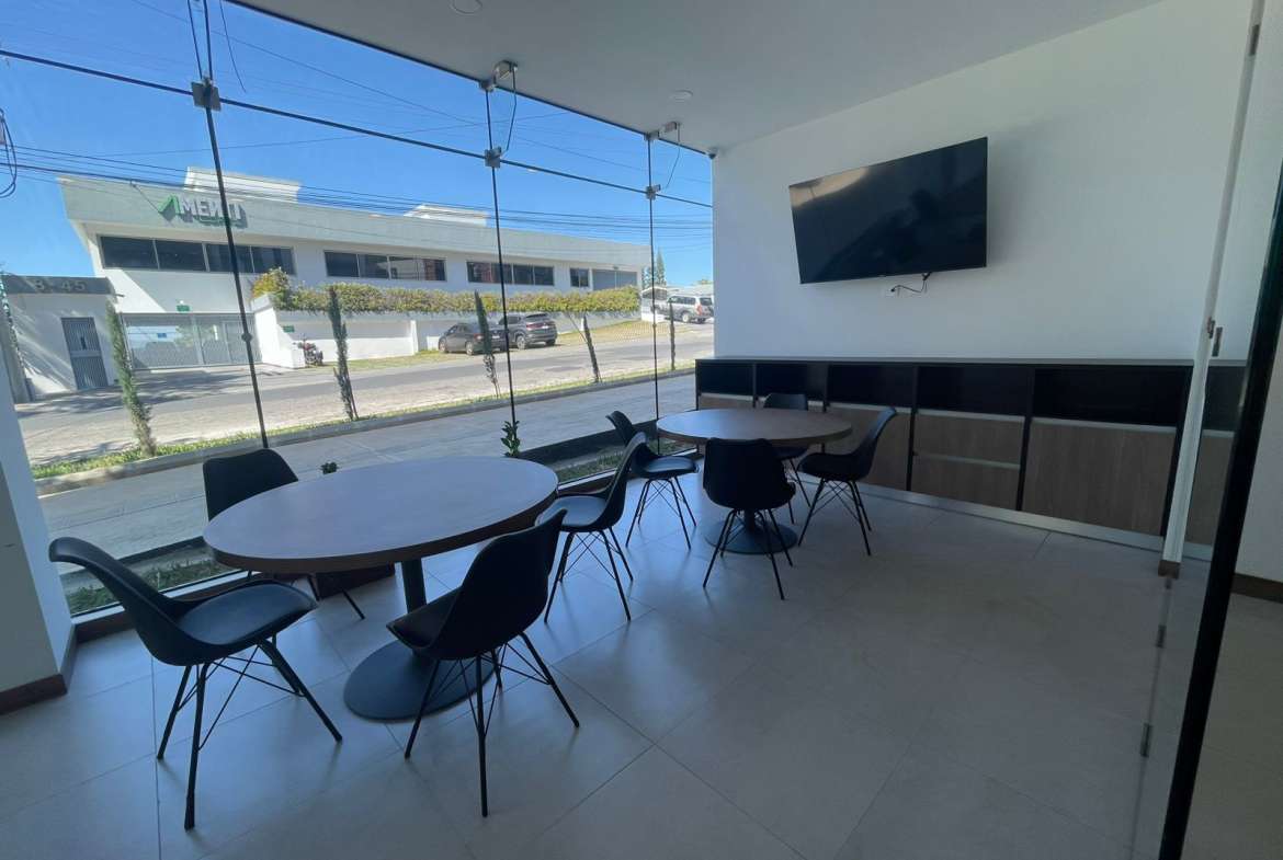 En VENTA Apartamento tipo estudio en PRIVE zona 15 muy cerca de universidades
