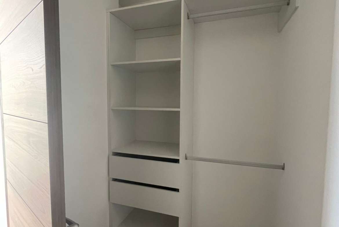 En VENTA Apartamento tipo estudio en PRIVE zona 15 muy cerca de universidades