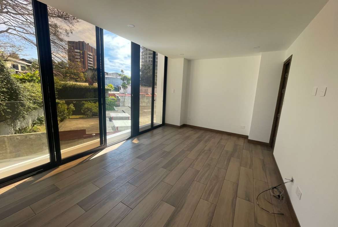 En VENTA Apartamento tipo estudio en PRIVE zona 15 muy cerca de universidades
